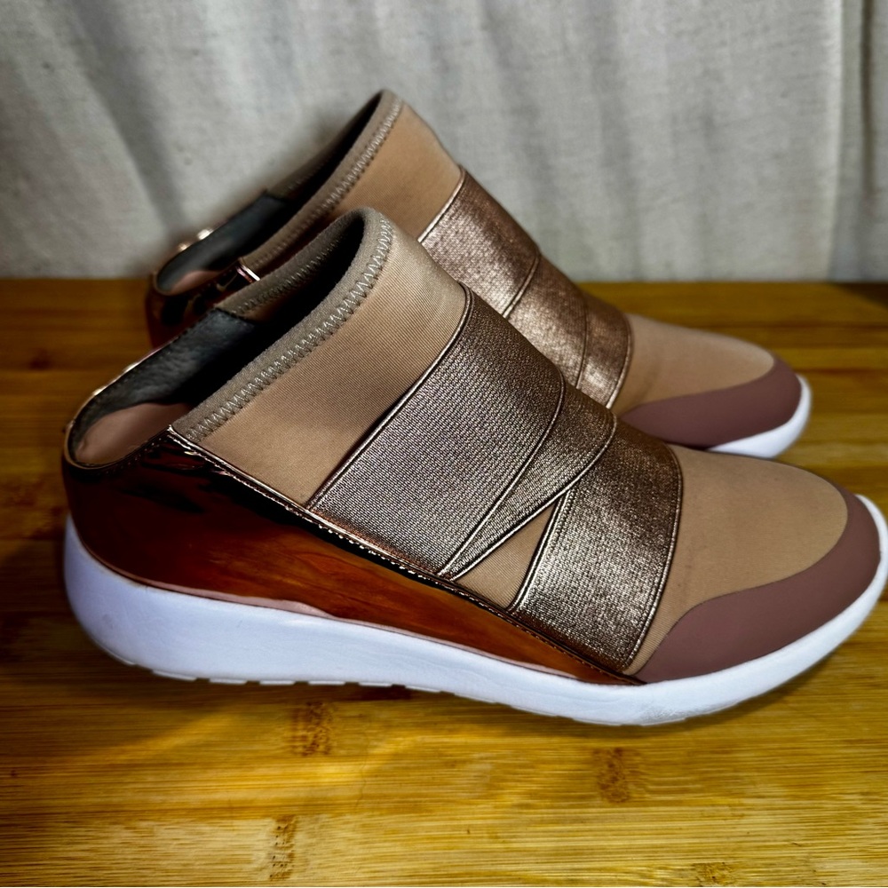 🏷Wedge Slip-On Sneakers in Metallic Bronze and Tan